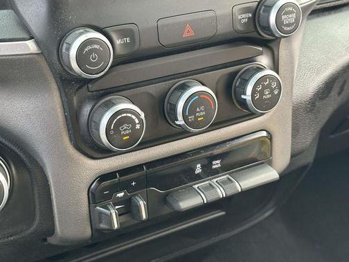 2023 RAM 2500 Big Horn Crew Cab 4x4 6'4' Box