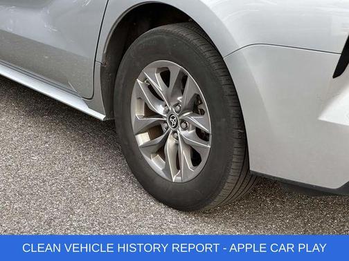 2024 Toyota Sienna XLE