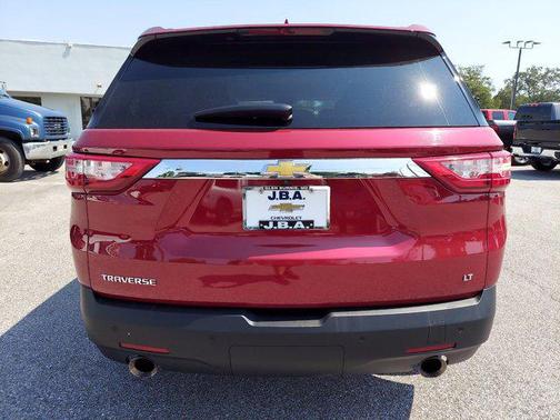 Cajun Red Tintcoat 2020 Chevrolet Traverse LT Cloth