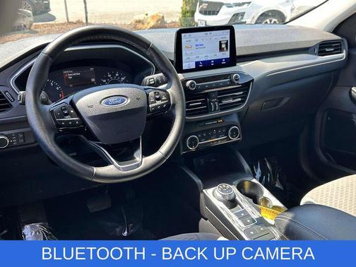 Oxford White 2022 Ford Escape SE