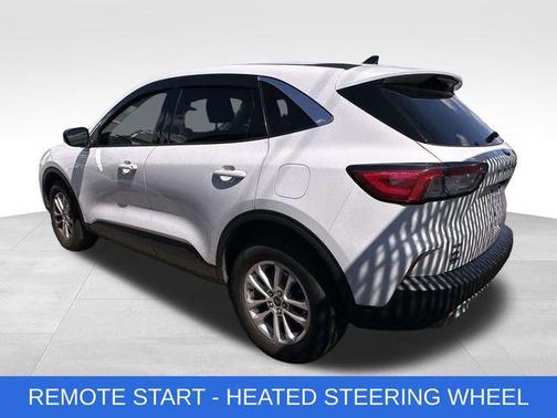 Oxford White 2022 Ford Escape SE