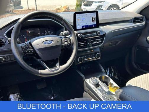 Oxford White 2022 Ford Escape SE