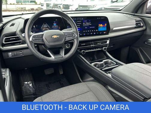 Mosaic Black Metallic 2024 Chevrolet Traverse LT
