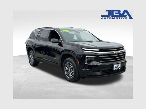 Mosaic Black Metallic 2024 Chevrolet Traverse LT