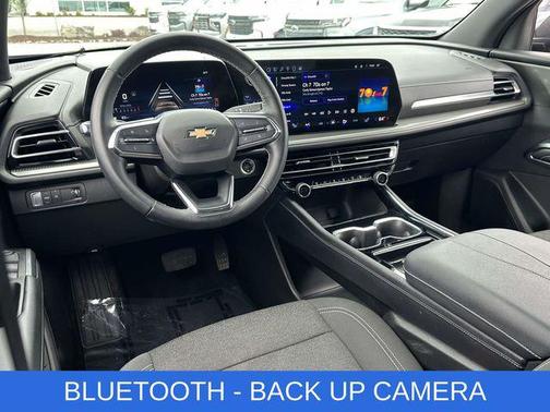 Mosaic Black Metallic 2024 Chevrolet Traverse LT