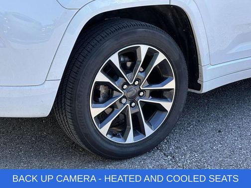 Bright White Clearcoat 2024 Jeep Grand Cherokee Overland