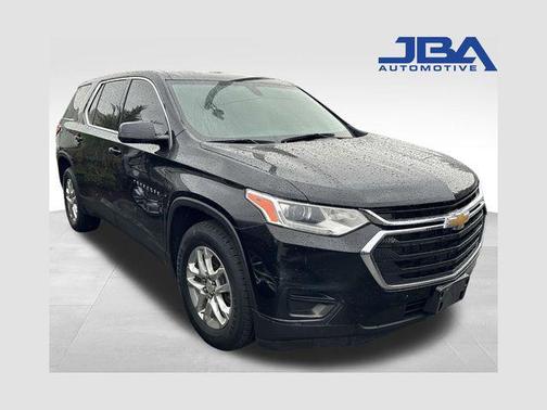 Mosaic Black Metallic 2020 Chevrolet Traverse LS