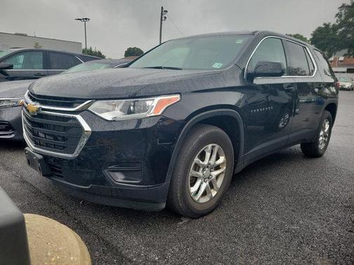 Mosaic Black Metallic 2020 Chevrolet Traverse LS