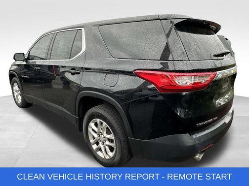 Mosaic Black Metallic 2020 Chevrolet Traverse LS