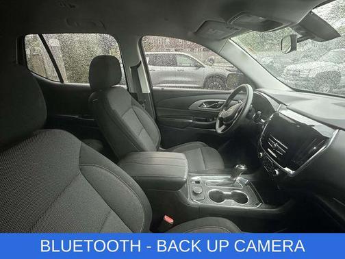 Mosaic Black Metallic 2020 Chevrolet Traverse LS