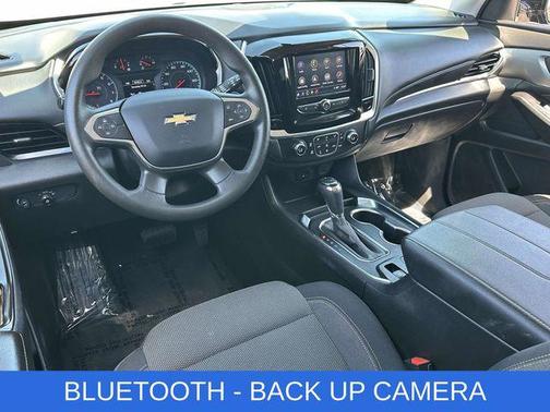 Mosaic Black Metallic 2020 Chevrolet Traverse LS
