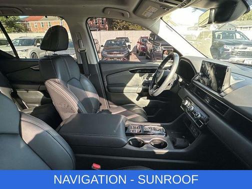 Platinum White Pearl 2025 Honda Pilot Touring 8-Passenger