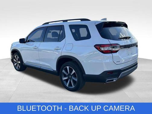 Platinum White Pearl 2025 Honda Pilot Touring 8-Passenger