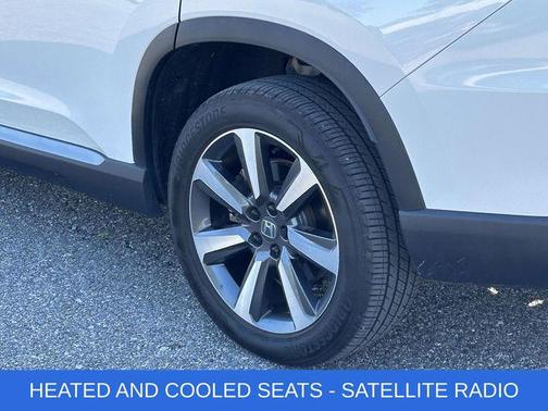 Platinum White Pearl 2025 Honda Pilot Touring 8-Passenger