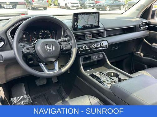 Platinum White Pearl 2025 Honda Pilot Touring 8-Passenger