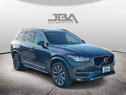 2018 Volvo XC90 T6 Momentum