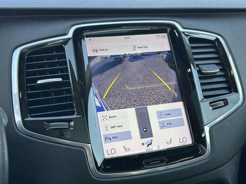 2018 Volvo XC90 T6 Momentum