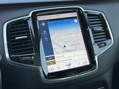 2018 Volvo XC90 T6 Momentum