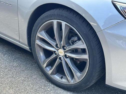 2022 Chevrolet Malibu FWD LT