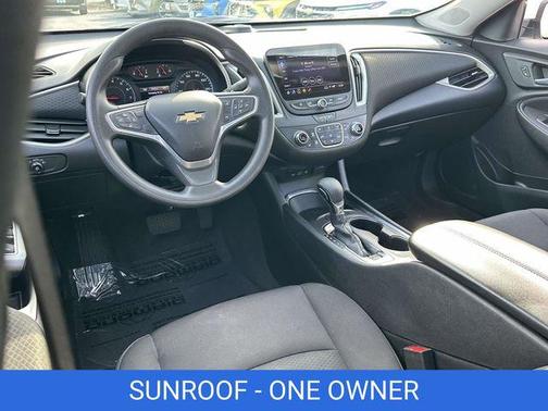 2022 Chevrolet Malibu FWD LT