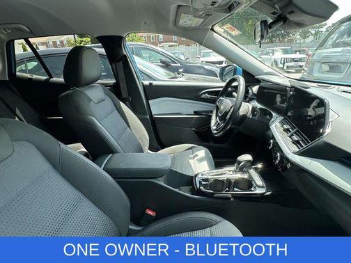 Marina Blue Metallic 2025 Chevrolet Trax LT