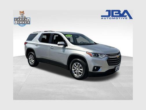 Silver Ice Metallic 2018 Chevrolet Traverse LT Cloth