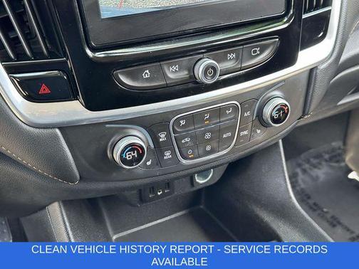 Silver Ice Metallic 2018 Chevrolet Traverse LT Cloth