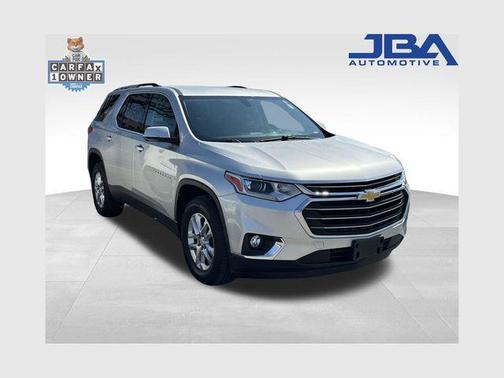 Silver Ice Metallic 2018 Chevrolet Traverse LT Cloth