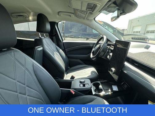 Star White Metallic Tri-Coat 2024 Ford Mustang Mach-E Select