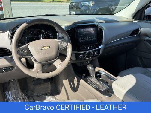 Silver Ice Metallic 2018 Chevrolet Traverse LT Leather