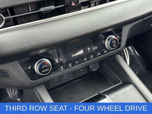 Black Diamond 2024 Mitsubishi Outlander SE S-AWC