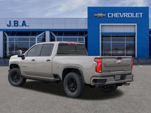 White Sands 2026 Chevrolet Silverado 2500 Crew Cab, Standard Bed, XR2, 4WD