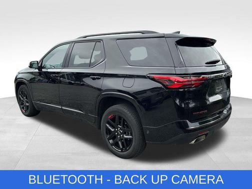 Mosaic Black Metallic 2023 Chevrolet Traverse Premier