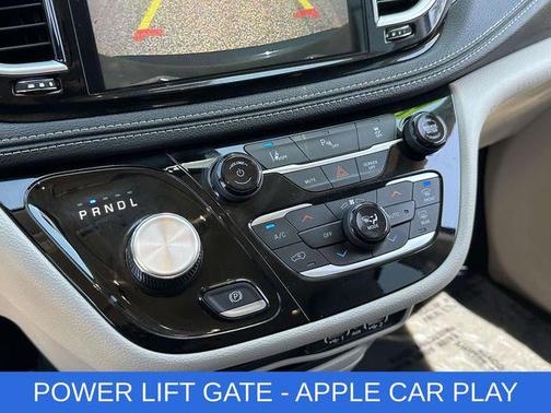 Brilliant Black Crystal Pearlcoat 2023 Chrysler Pacifica Hybrid Touring L