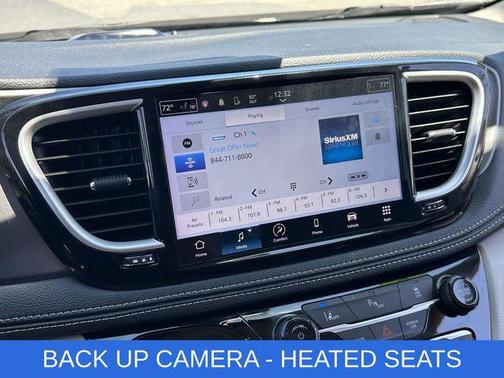 Brilliant Black Crystal Pearlcoat 2023 Chrysler Pacifica Hybrid Touring L