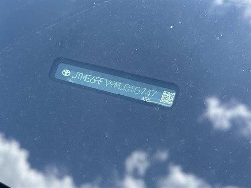 2021 Toyota RAV4 Hybrid SE