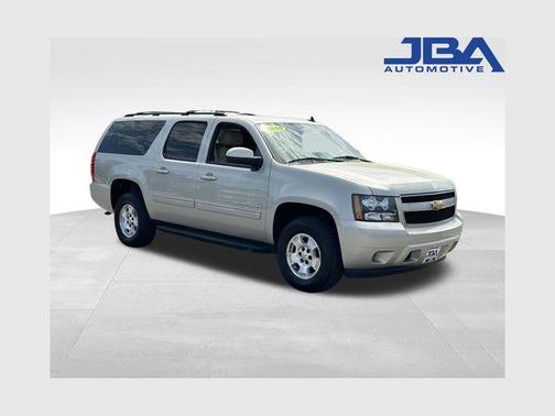 Champagne Silver Metallic 2014 Chevrolet Suburban 1500 LS