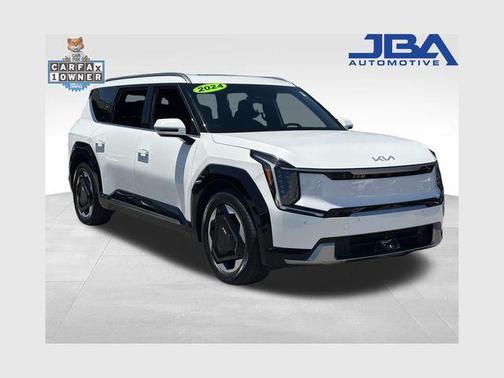Snow White Pearl 2024 Kia EV9 Land