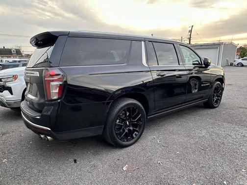 2023 Chevrolet Suburban 4WD High Country