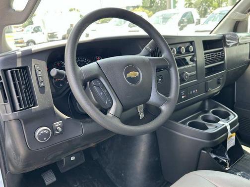 2025 Chevrolet Express 3500 RWD 3500 Regular Wheelbase WT