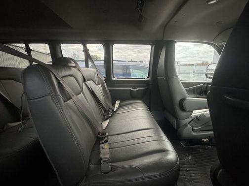 2022 Chevrolet Express 2500 LS