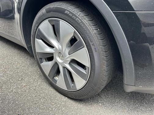 2024 Tesla Model Y Long Range Dual Motor All-Wheel Drive