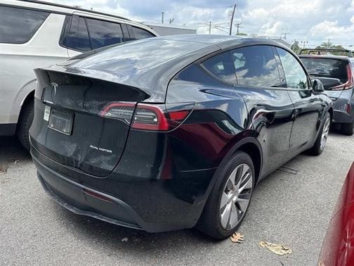 2024 Tesla Model Y Long Range Dual Motor All-Wheel Drive