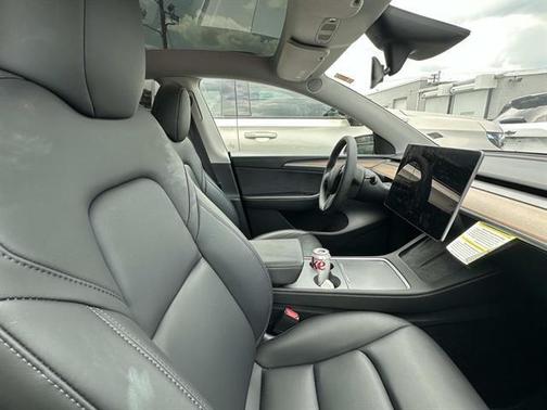 2024 Tesla Model Y Long Range Dual Motor All-Wheel Drive