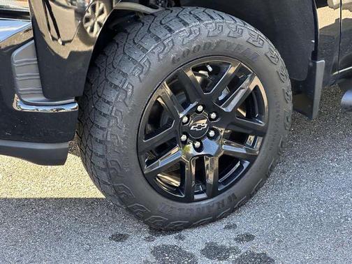 2022 Chevrolet Silverado 1500 Custom Trail Boss