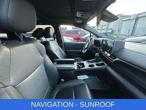 2022 Toyota Sienna XSE 7 Passenger