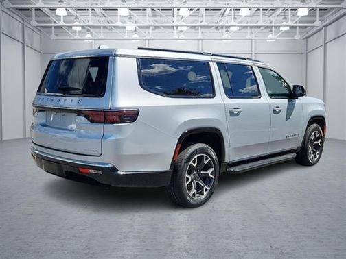 2023 Jeep Wagoneer L Series III 4x4