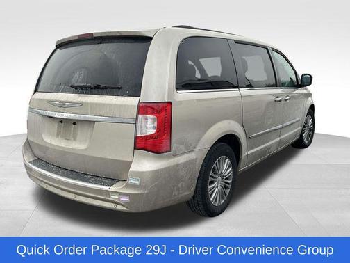 2014 Chrysler Town & Country Touring-L
