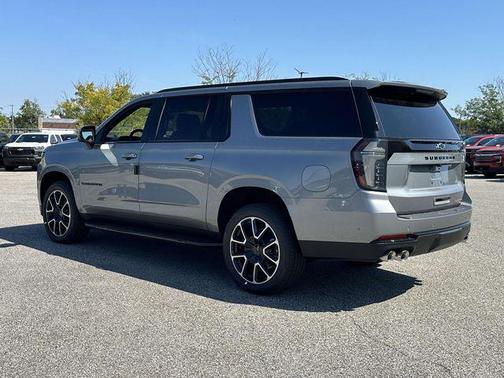2025 Chevrolet Suburban RST