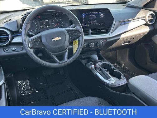 Mosaic Black Metallic 2024 Chevrolet Trax LS